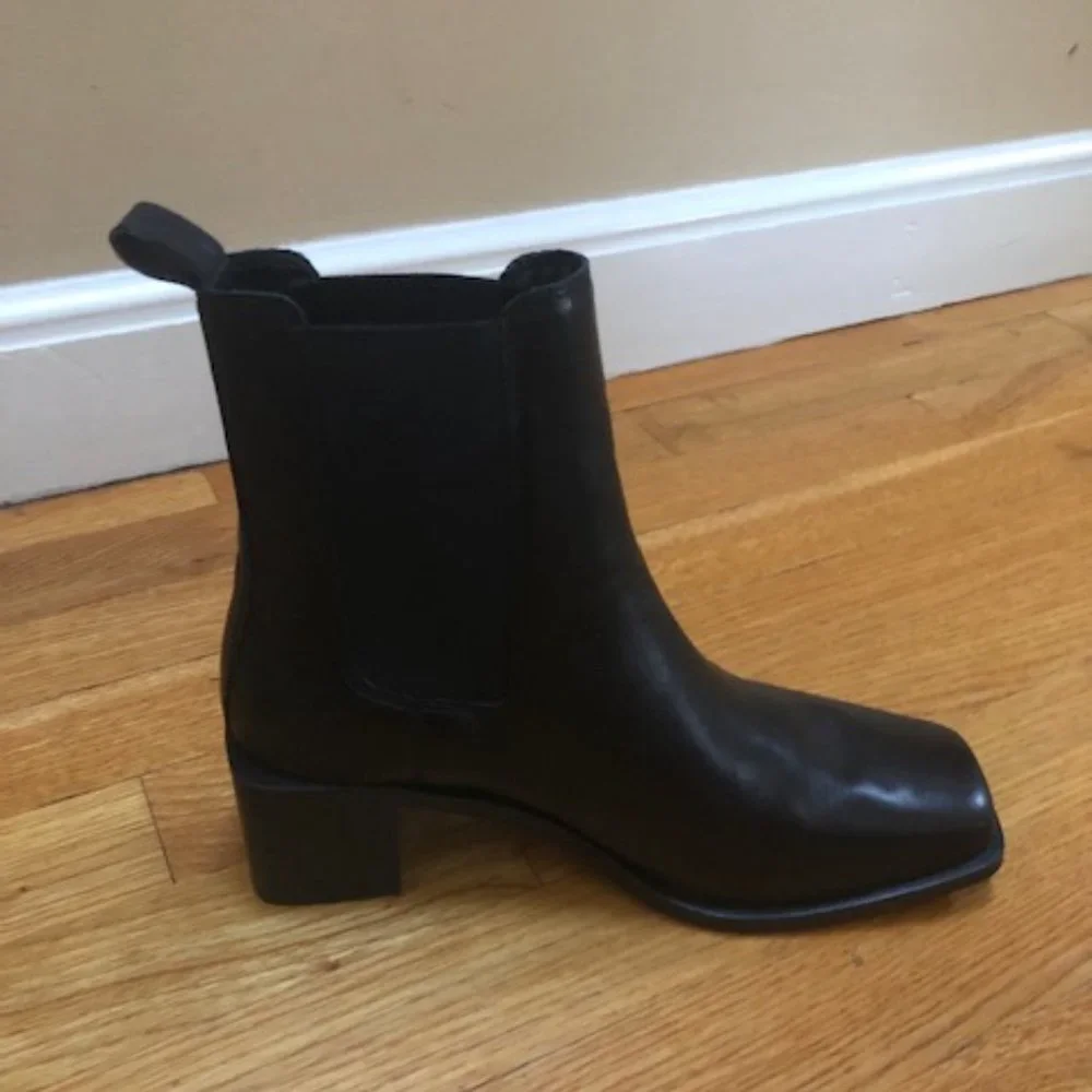 Aldo Bootie, Size 9, Black, New - Picture 3 of 4